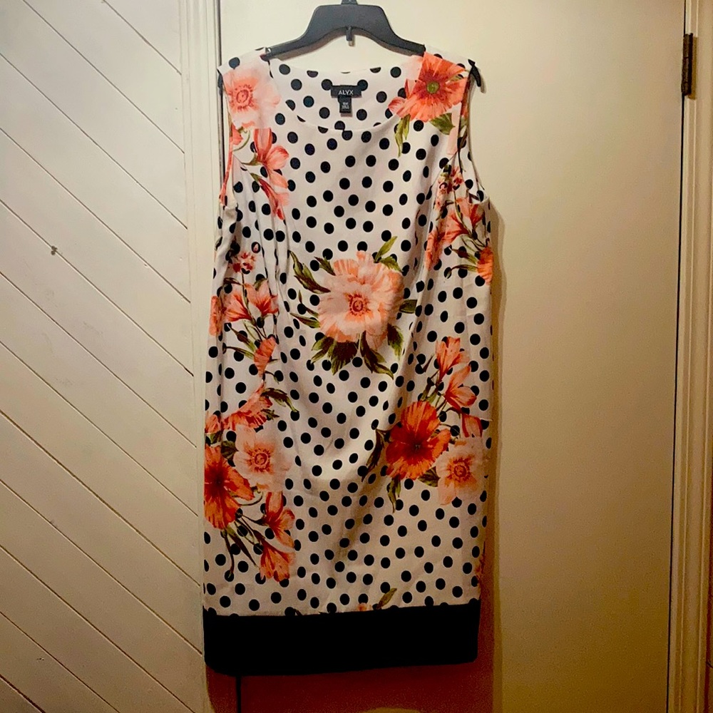 Women’s sleeveless dress - size 18w